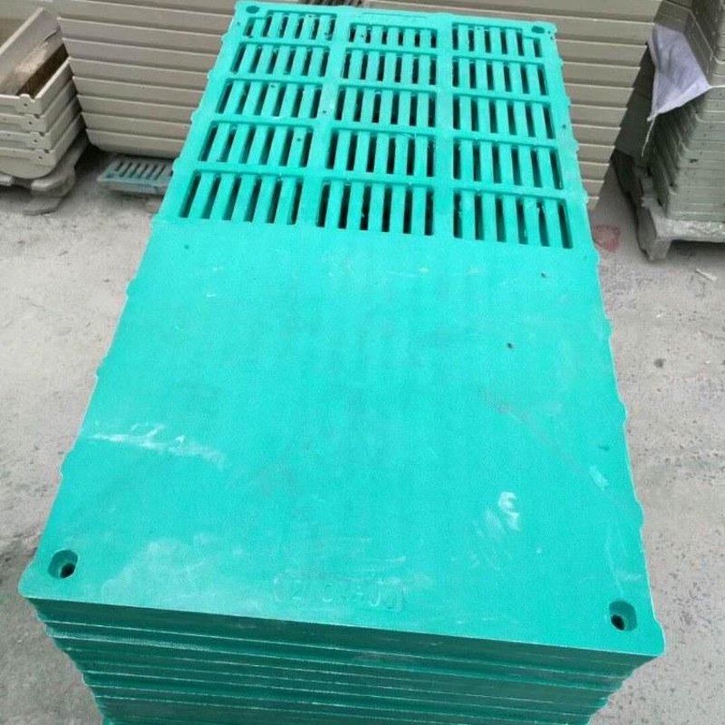 猪料槽模具：养殖场的无声助力者